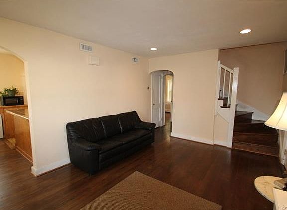 4th image of 611 Craigie Ave