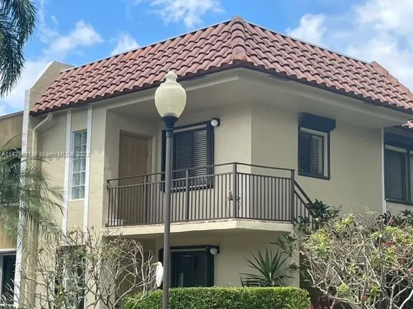 432 Lakeview Dr APT 204, Weston, FL 33326