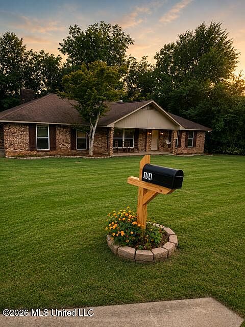 1st image of 104 Ratliff Dr