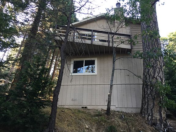 3rd image of 800 W Victoria Ct