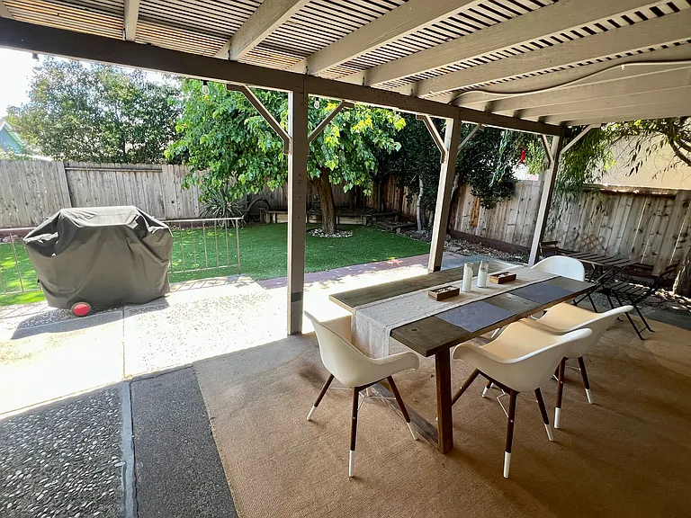 101 Eastside Cir — Photo 3