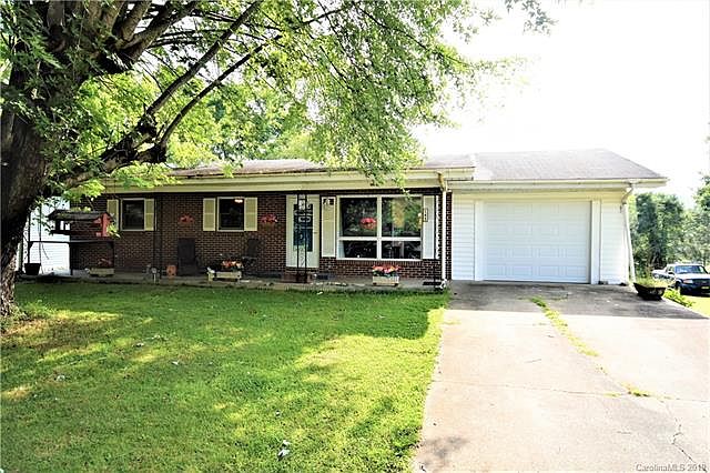 1st image of 165 Tarheel Dr