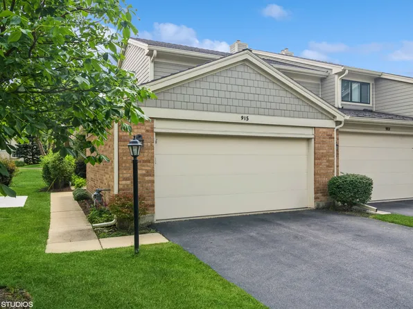 915 Suffolk Ct, Libertyville, IL 60048