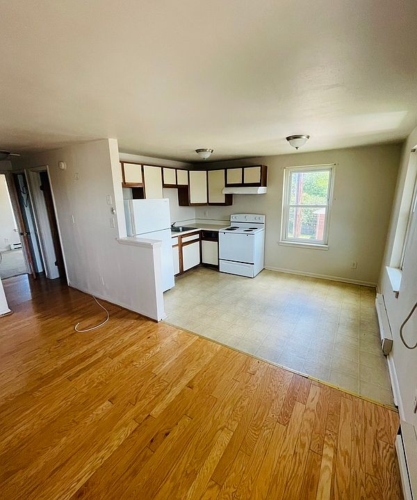 2nd image of 1004 Little Bay Ave #G