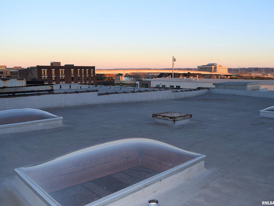 736 W Washington St Peoria IL Zillow