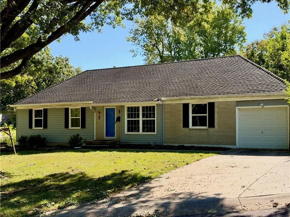 9702 Eby St, Overland Park, KS 66212