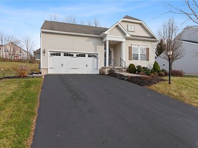 123 Shire Way, Camillus, NY, 13031