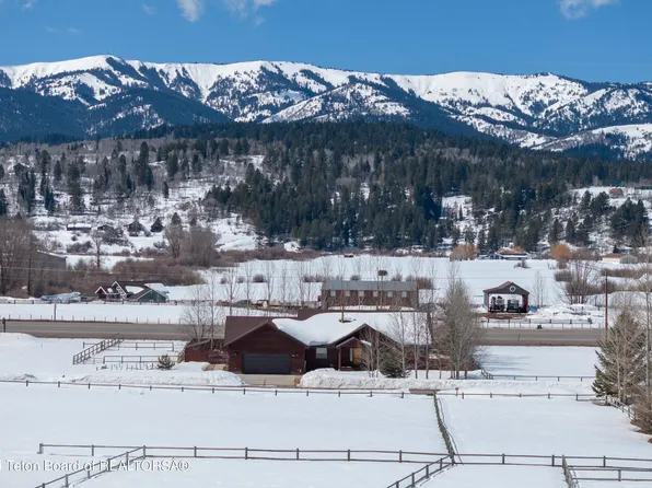 133 Red Tail Path, Alpine, WY 83128
