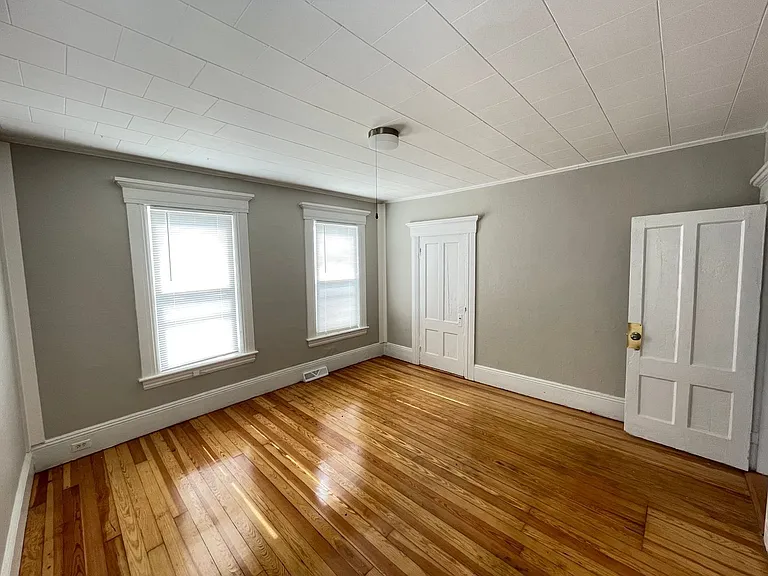 336 Amherst St #1 — Photo 4