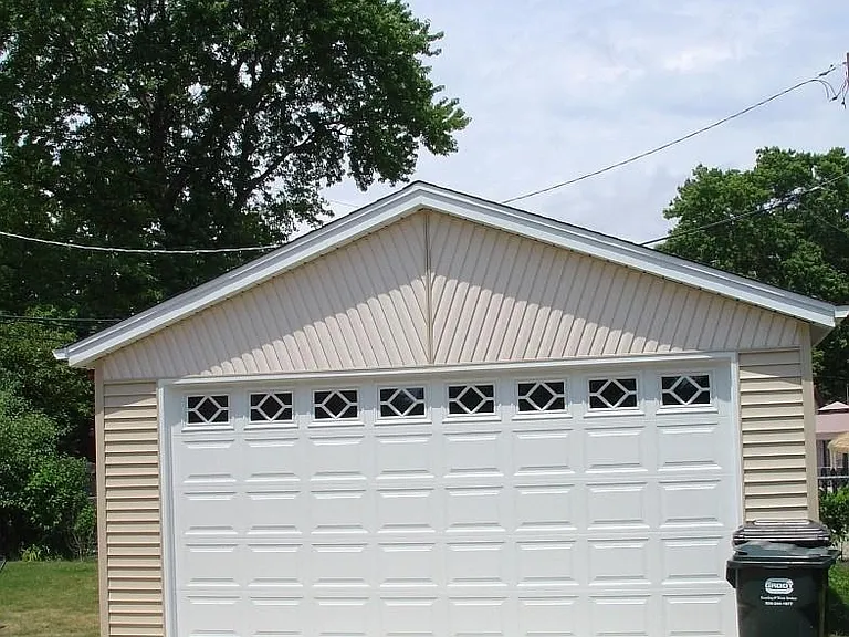 Hirschberg Ave — Photo 3