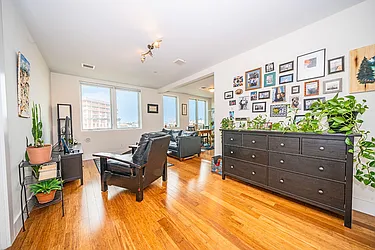 1024 Gates Avenue, #6I