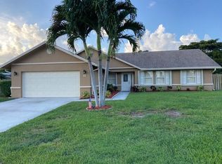 41 Cedar Cir, Boynton Beach, FL 33436