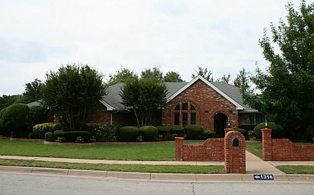 1st image of 1316 Wedglea Dr