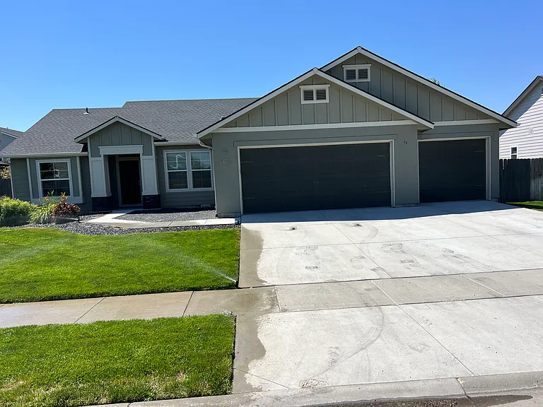 6653 E Kirkwood St — Photo 2