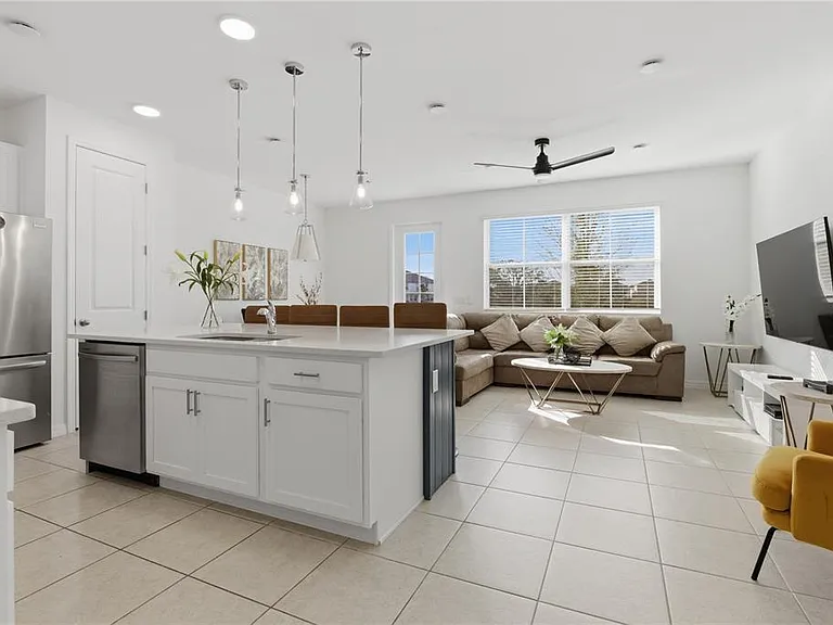 710 Longboat Dr — Photo 11