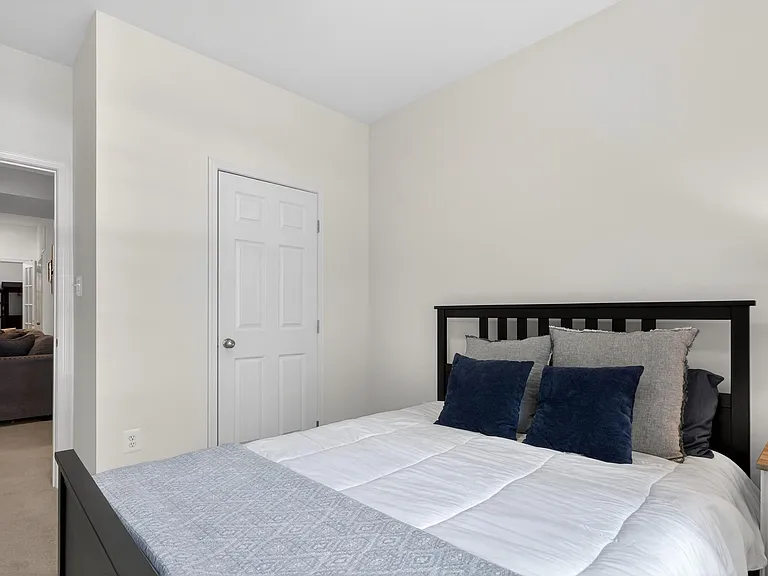 2417 Abington Dr — Photo 10
