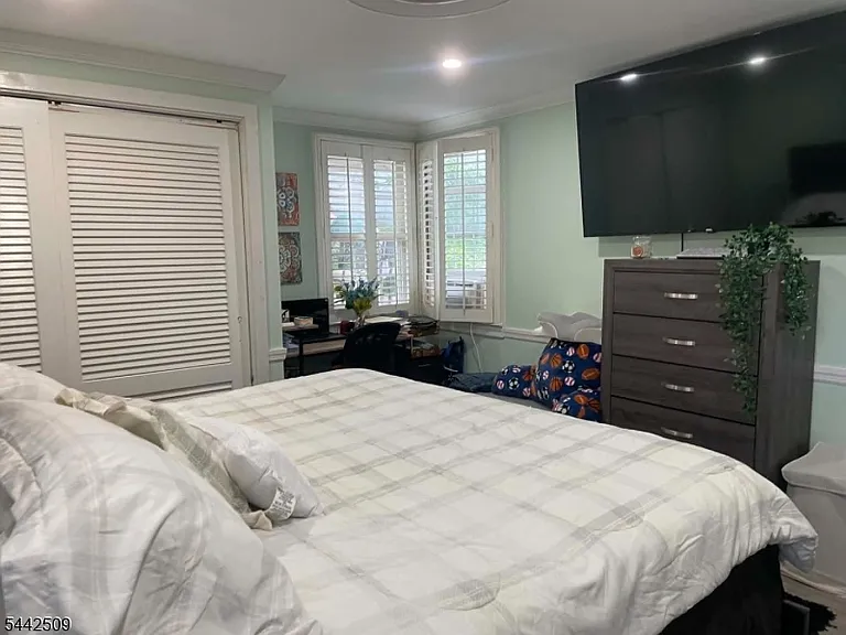 46 Oak Tree Ln — Photo 4