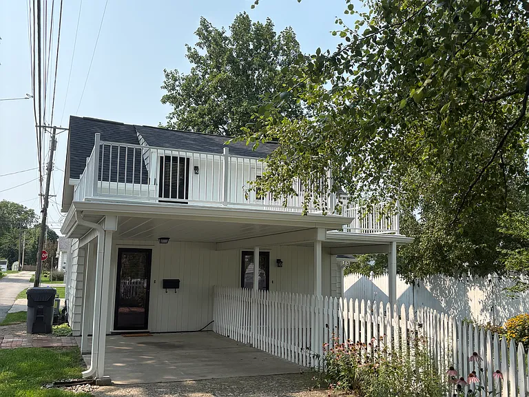210 E High St — Photo 2