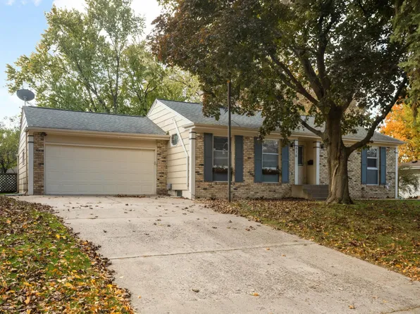 616 Rice Creek Ter NE, Fridley, MN 55432