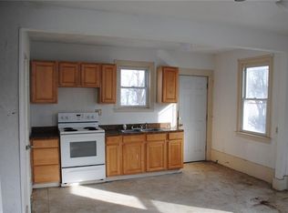 215 Harrison St, Pawtucket, RI 02860