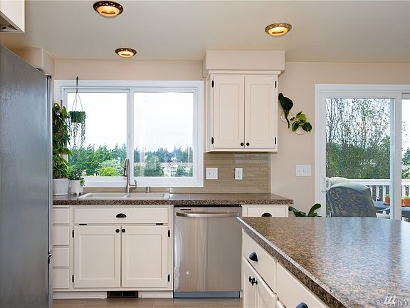 5th image of 1150 SW Harbor Vista Cir