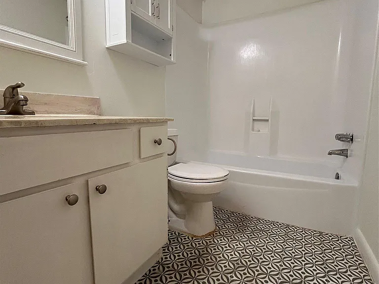 808 Winflo Dr #206 — Photo 5