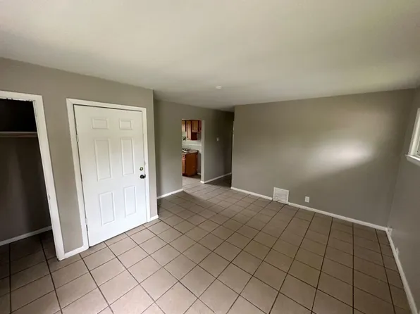 5669-5671 N 60th St, Milwaukee, WI 53218