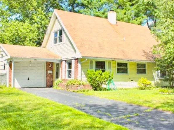 101 Somerset Dr, Willingboro, NJ 08046