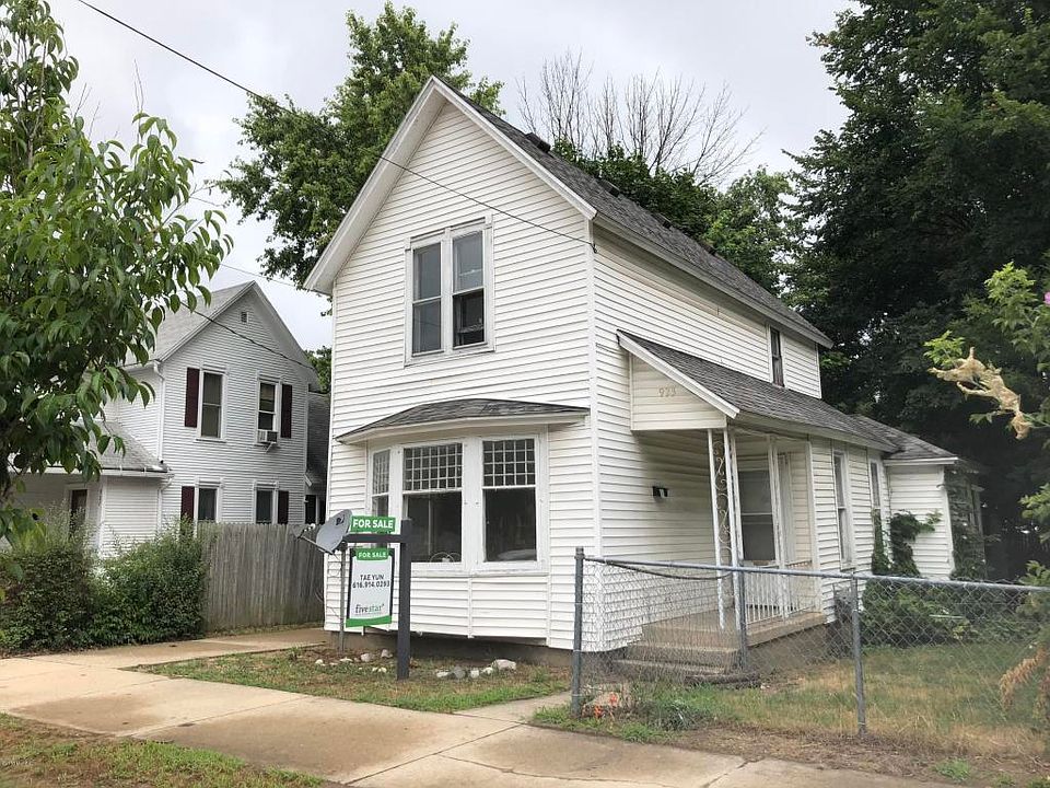 1st image of 923 Douglas St NW
