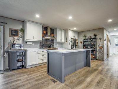 344 Hometown Way, Springtown, TX, 76082