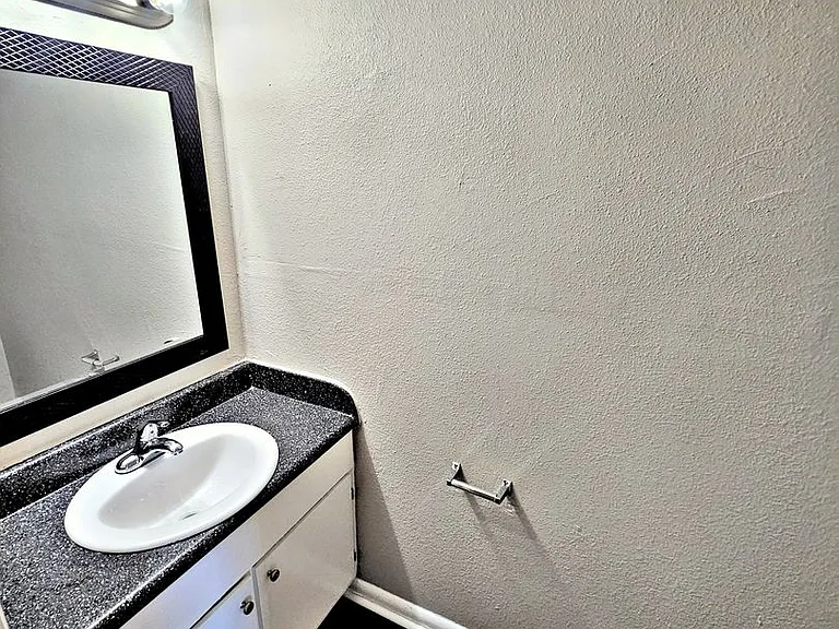 Avalon Cove Townhomes — Photo 52