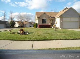 50751 Raintree Cir, Chesterfield, MI 48047