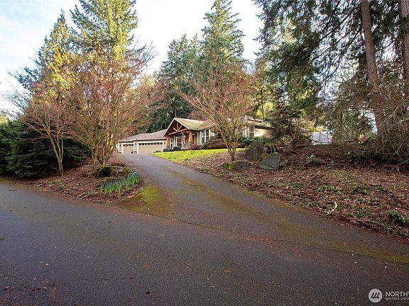 3rd image of 2744 Carpenter Road SE