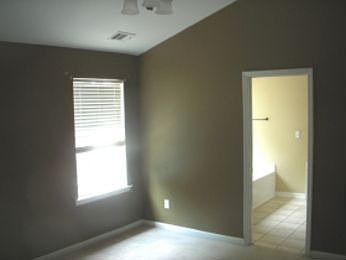 4th image of 2469 Lakebrooke Dr