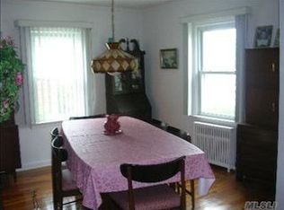 48 Mary St, Valley Stream, NY 11580