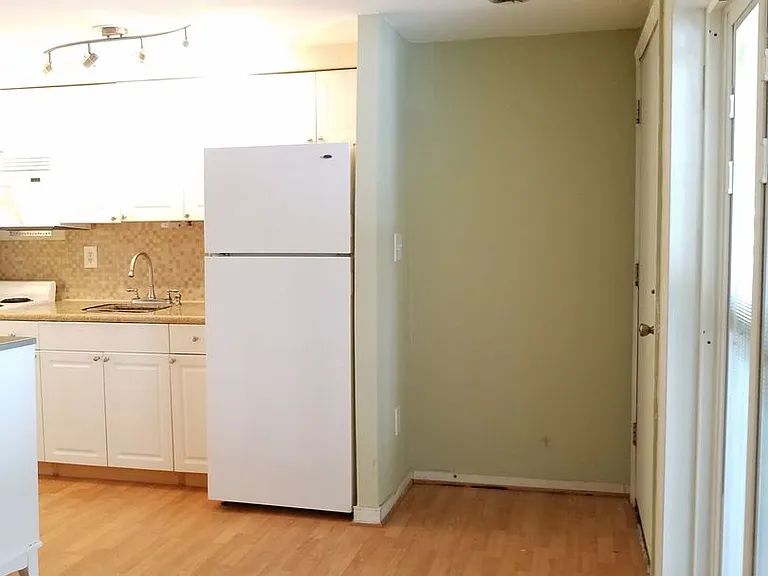 9810 Hellingly Pl #100 — Photo 7