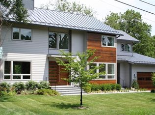 21 Stonehouse Rd, Scarsdale, NY 10583