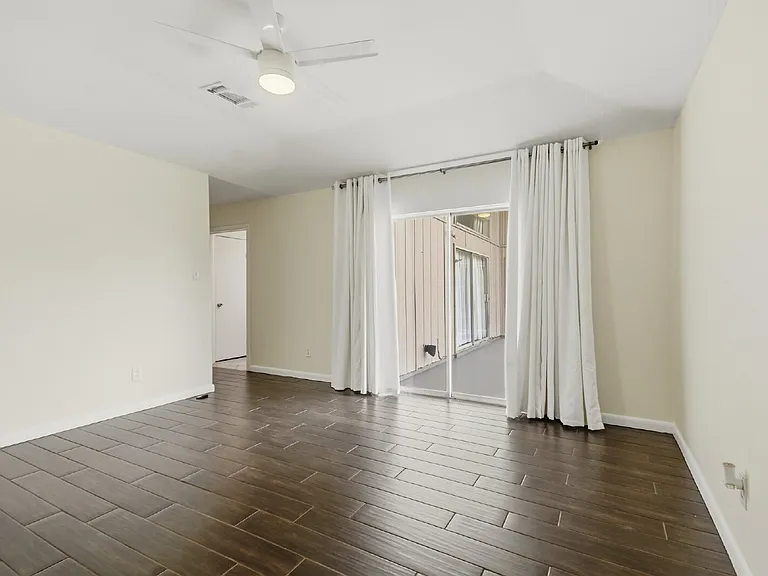 830 Seacliff Dr — Photo 13