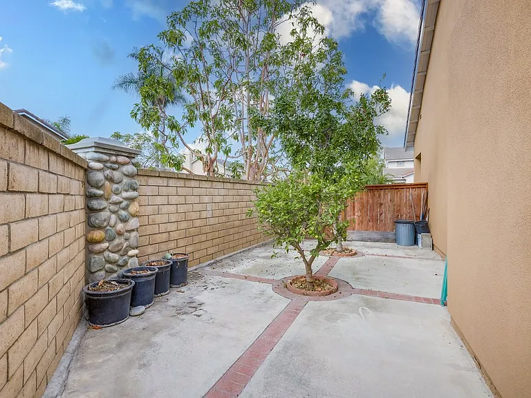 14656 Acacia St — Photo 51