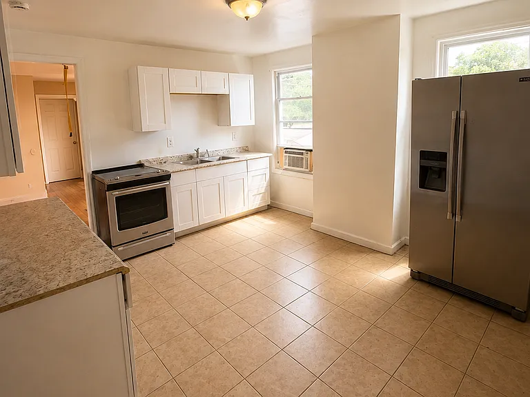 16 11th St #1 — Photo 3