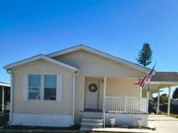 780 La Costa Ln, North Fort Myers, FL 33917