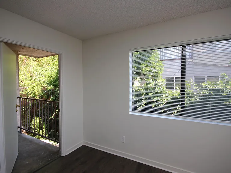 1310 E Acacia Ave #205 — Photo 6