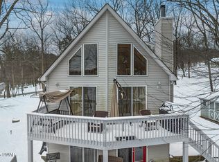 115 Ridge Rd, Dingmans Ferry, PA 18328