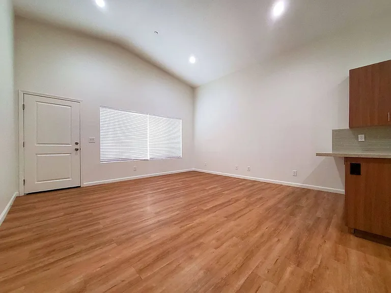12550 Laurel St — Photo 29