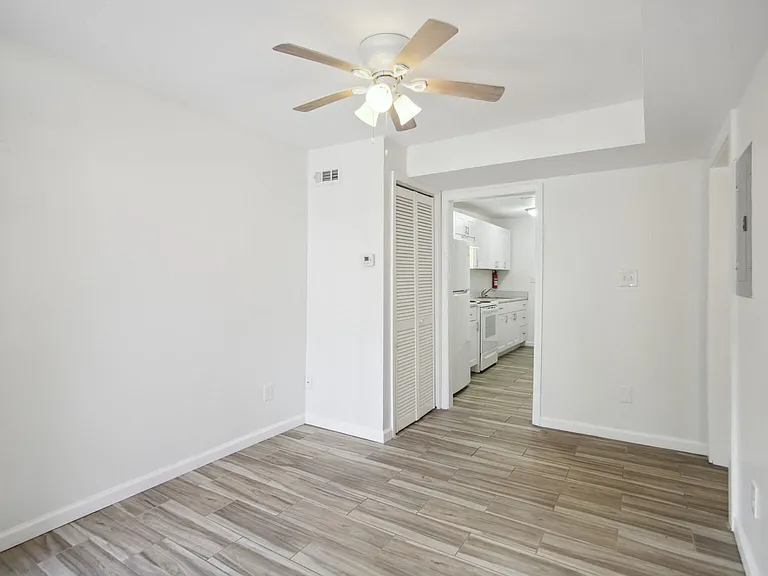615 Oliver St NW #6 — Photo 8