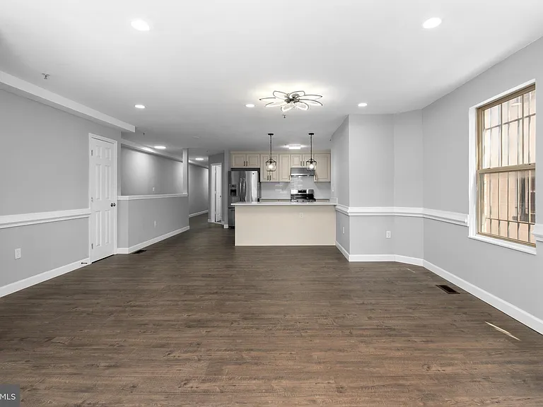 1829 Providence St NE #B — Photo 9