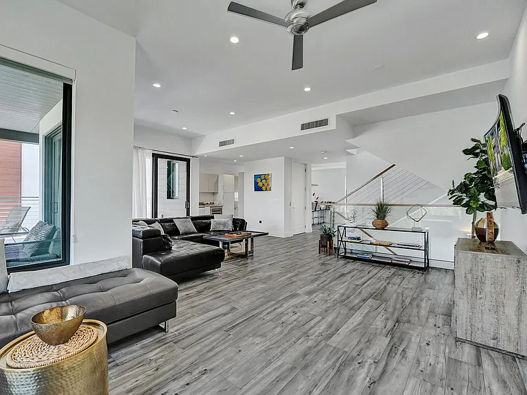 340 Balboa St — Photo 31