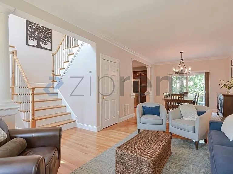 209 State St — Photo 3