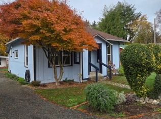 351 Lexington Ave NE, Bandon, OR 97411