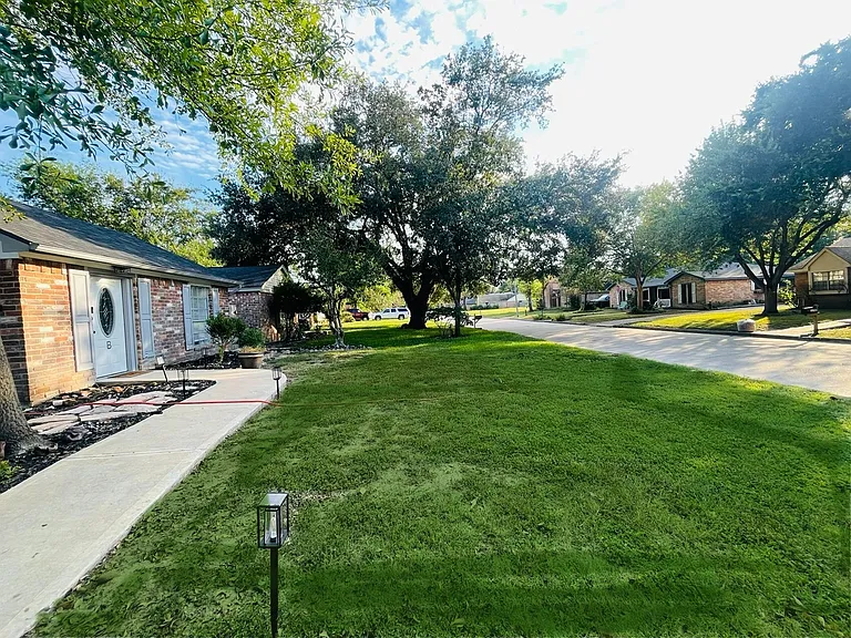 11706 Moltere Dr — Photo 6